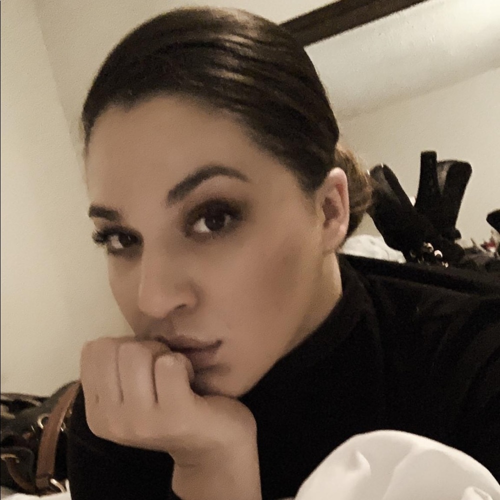 Meet your Posher, Liz